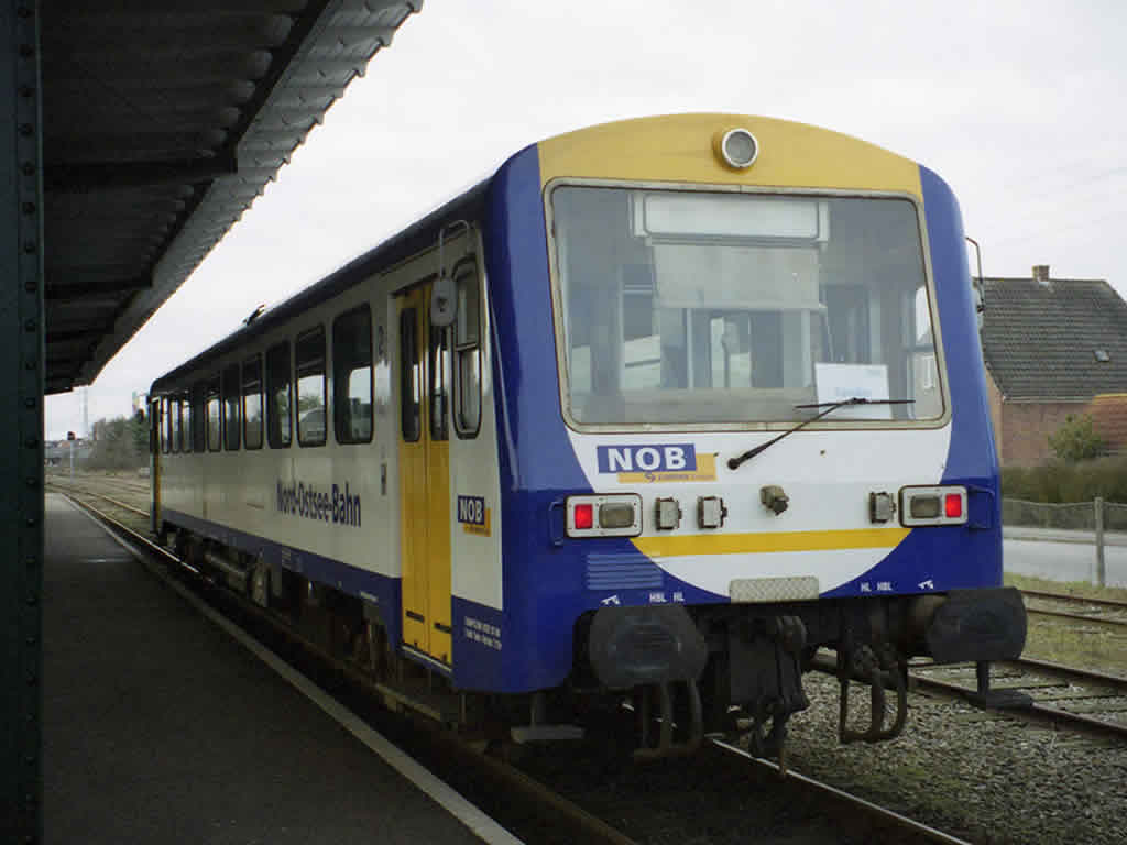 電車 / Train 15